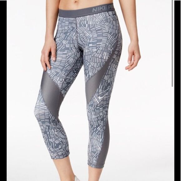 Nike Pro Hypercool Printed Capri Legging - Picture 1 of 9